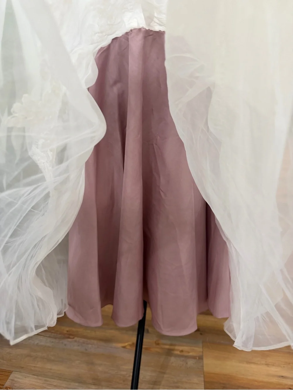 Little girls David’s Bridal Lace & Tulle Dress size 5 - Picture 5 of 9